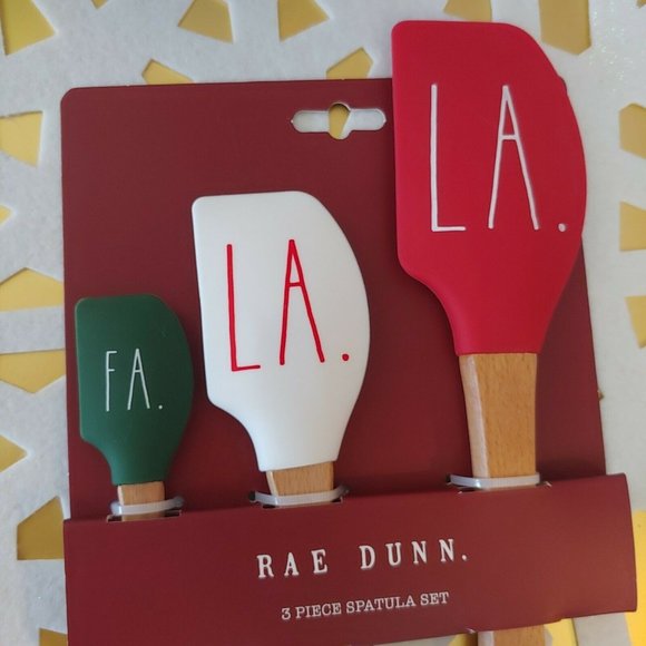 ❤️SOLD❤️Rae Dunn 3 Piece Spatula Set Red White Green Santa Fa La La NEW - Picture 3 of 3